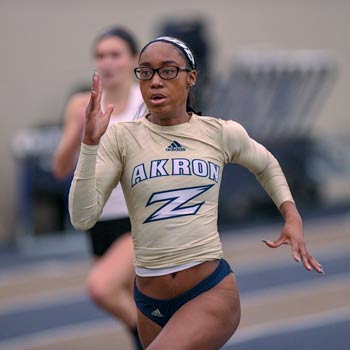 A student-athlete competes in track and field at bet365官网 bet365官网 of bet365官网