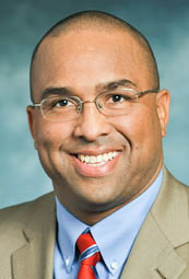 Dr. Luis Ponjuan Dr. Luis Ponjuan