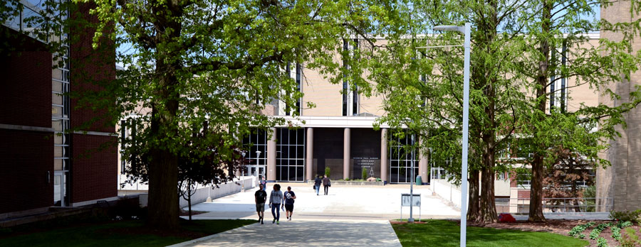 bet365官网 Auburn Science and Engineering Center building for the College of Engineering and Polymer Science.