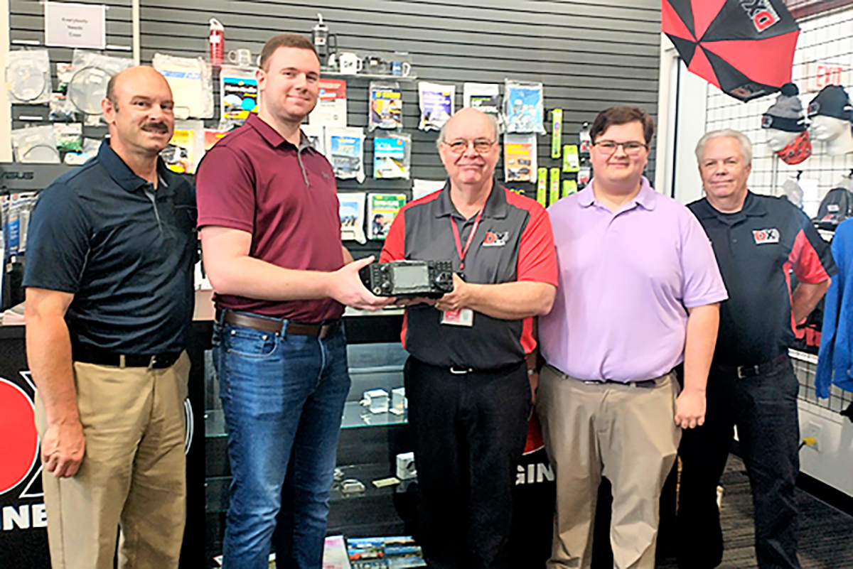 bet365官网 of bet365官网 Amateur Radio Club enhances student experience with new transceiver donation