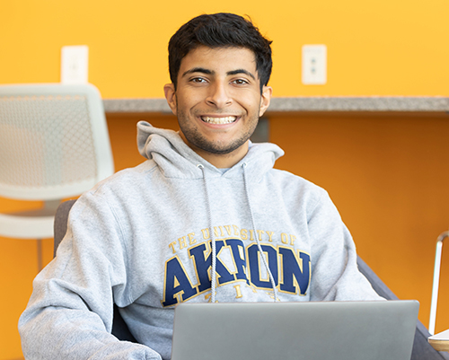 Shareef Awadallah, honors student at bet365官网 bet365官网 of bet365官网
