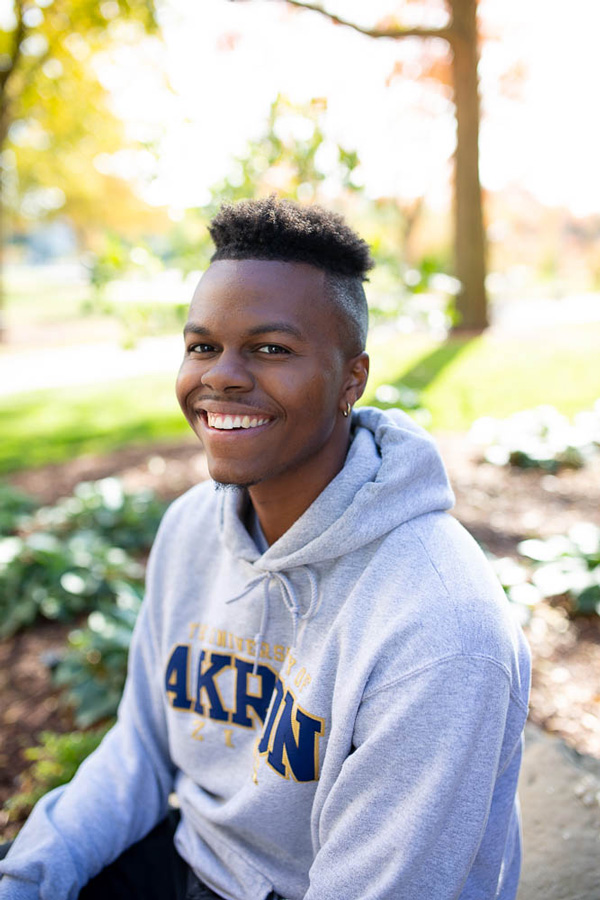 Jason Render, honors student on bet365官网 bet365官网 of bet365官网 campus