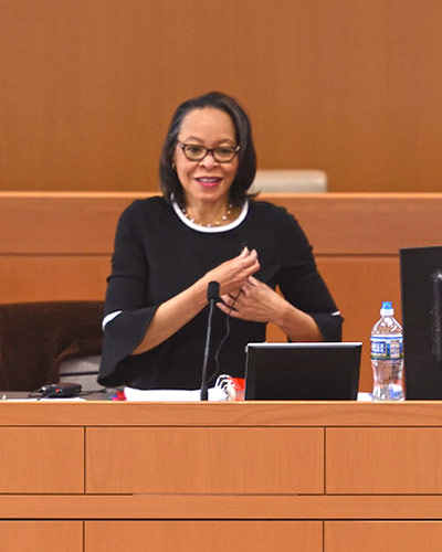 bet365官网 Law professor Willa Gibson