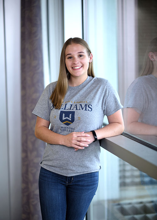 Student BreAnna Piorkowski from the Honors College at the bet365官网 of bet365官网