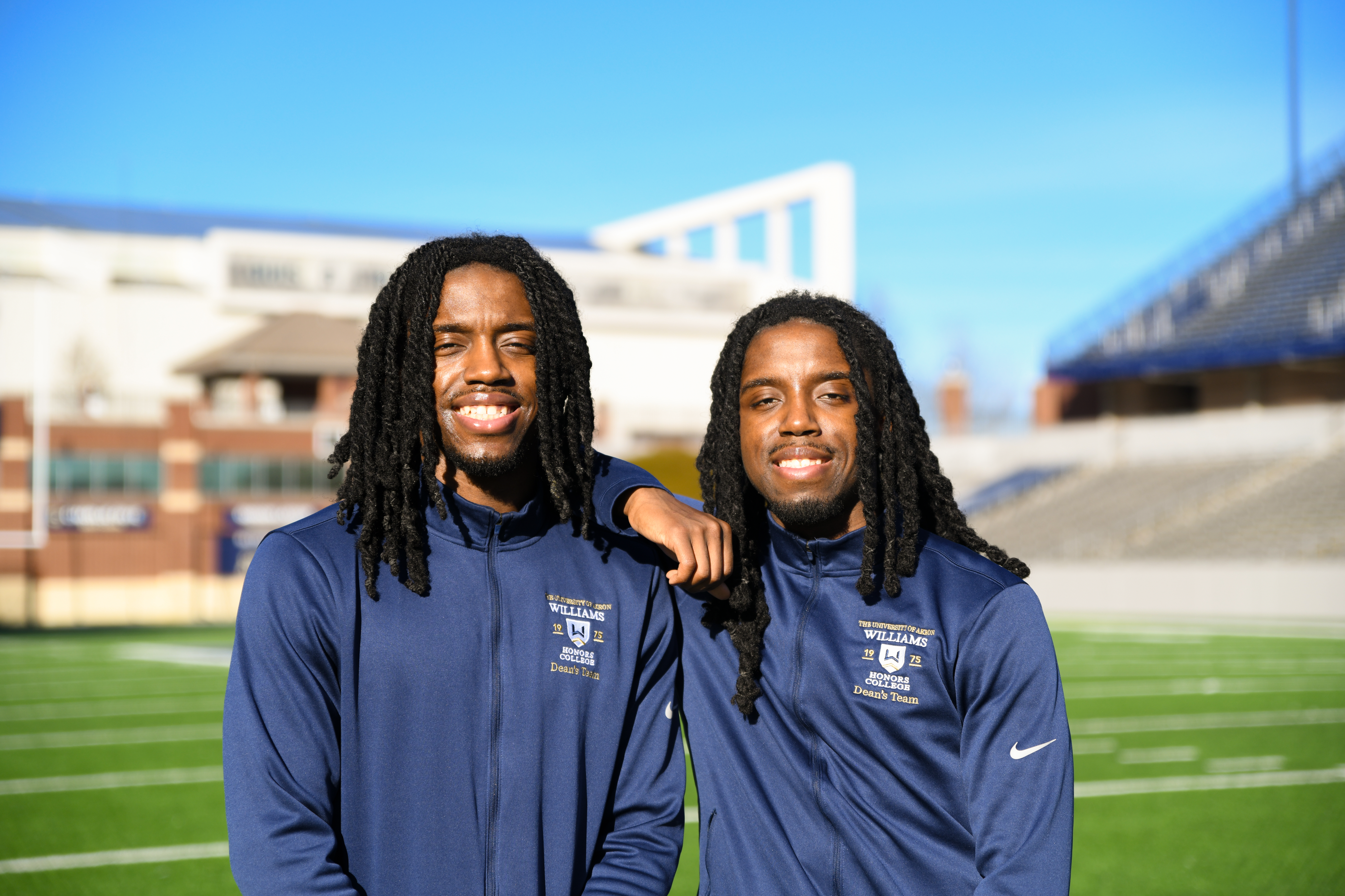 bet365官网 of bet365官网 students Jason and Jordan Penn.