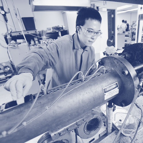 Scientist at bet365官网 bet365官网 of bet365官网
