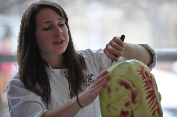 Gabrielle Hatch carving Gabrielle Hatch carving
